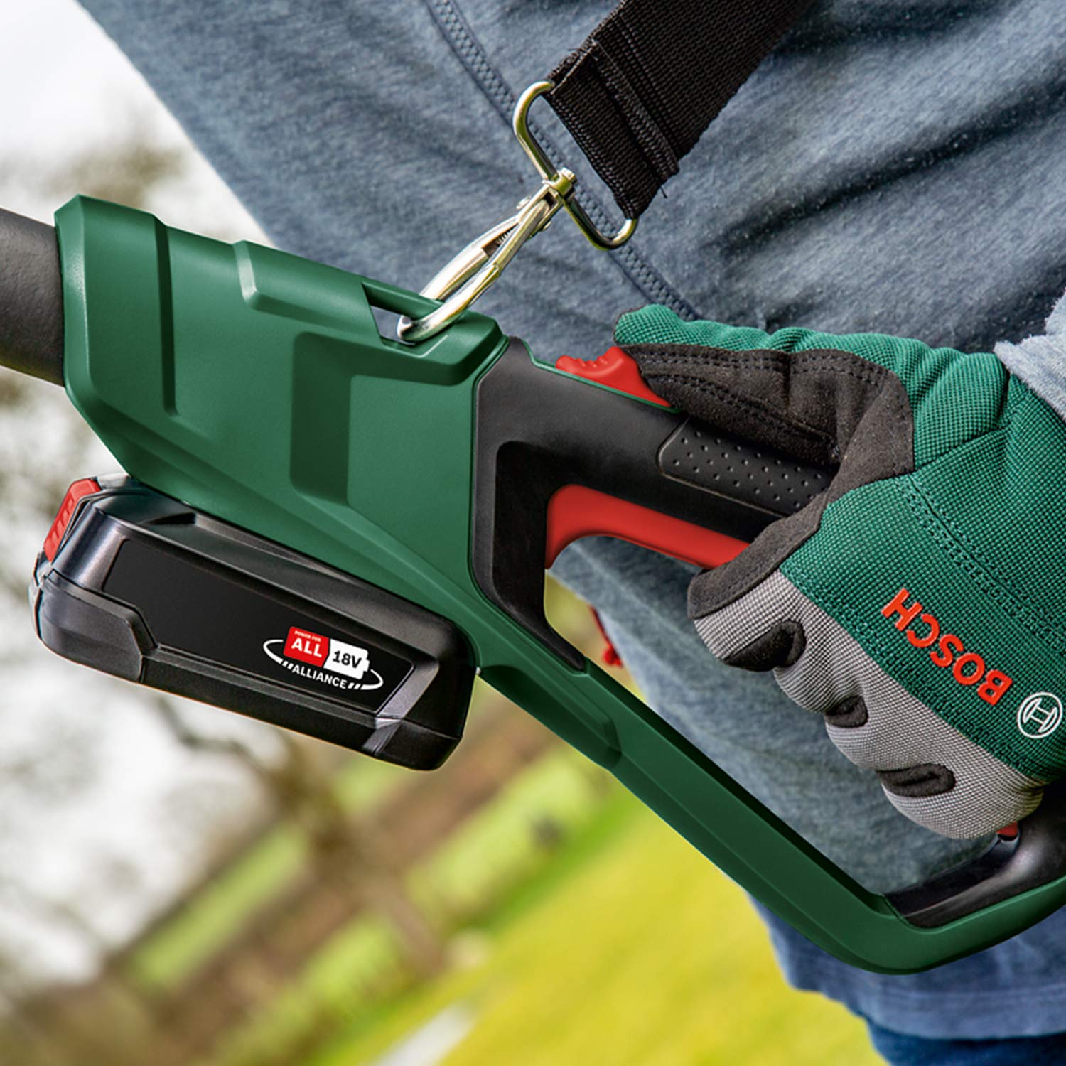 Bosch Cordless Pruner UniversalChainPole 18